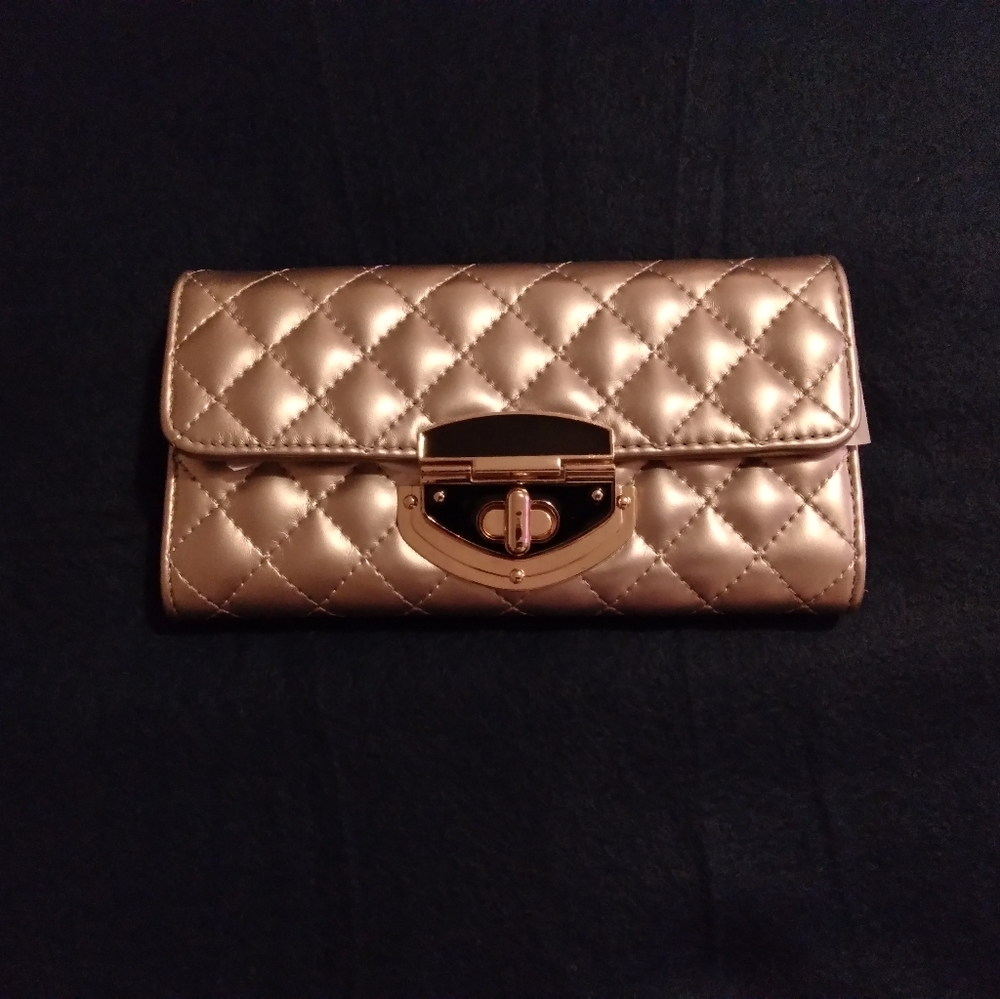 Quilted clutch